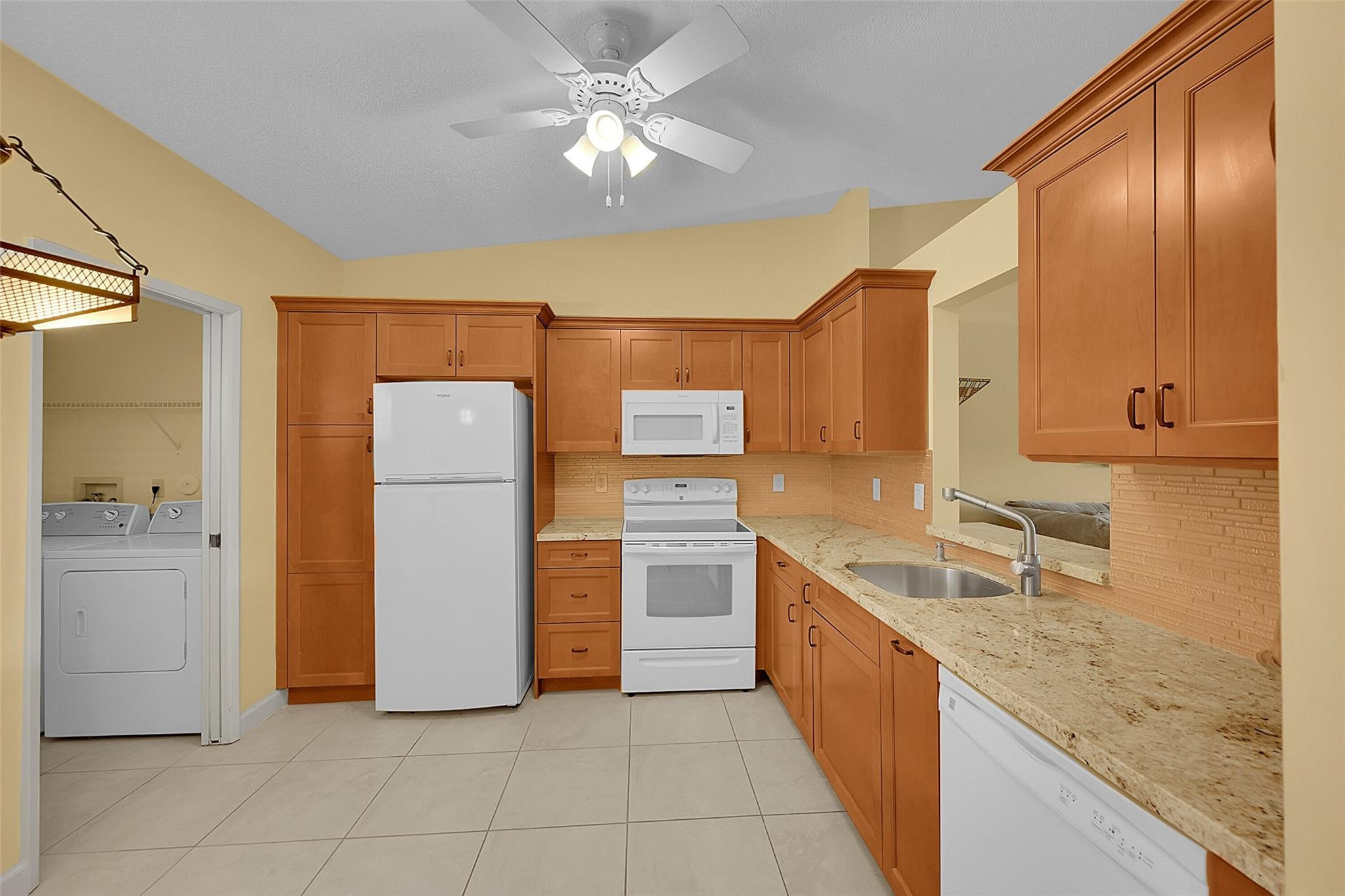 8252 Springlake Drive 8252