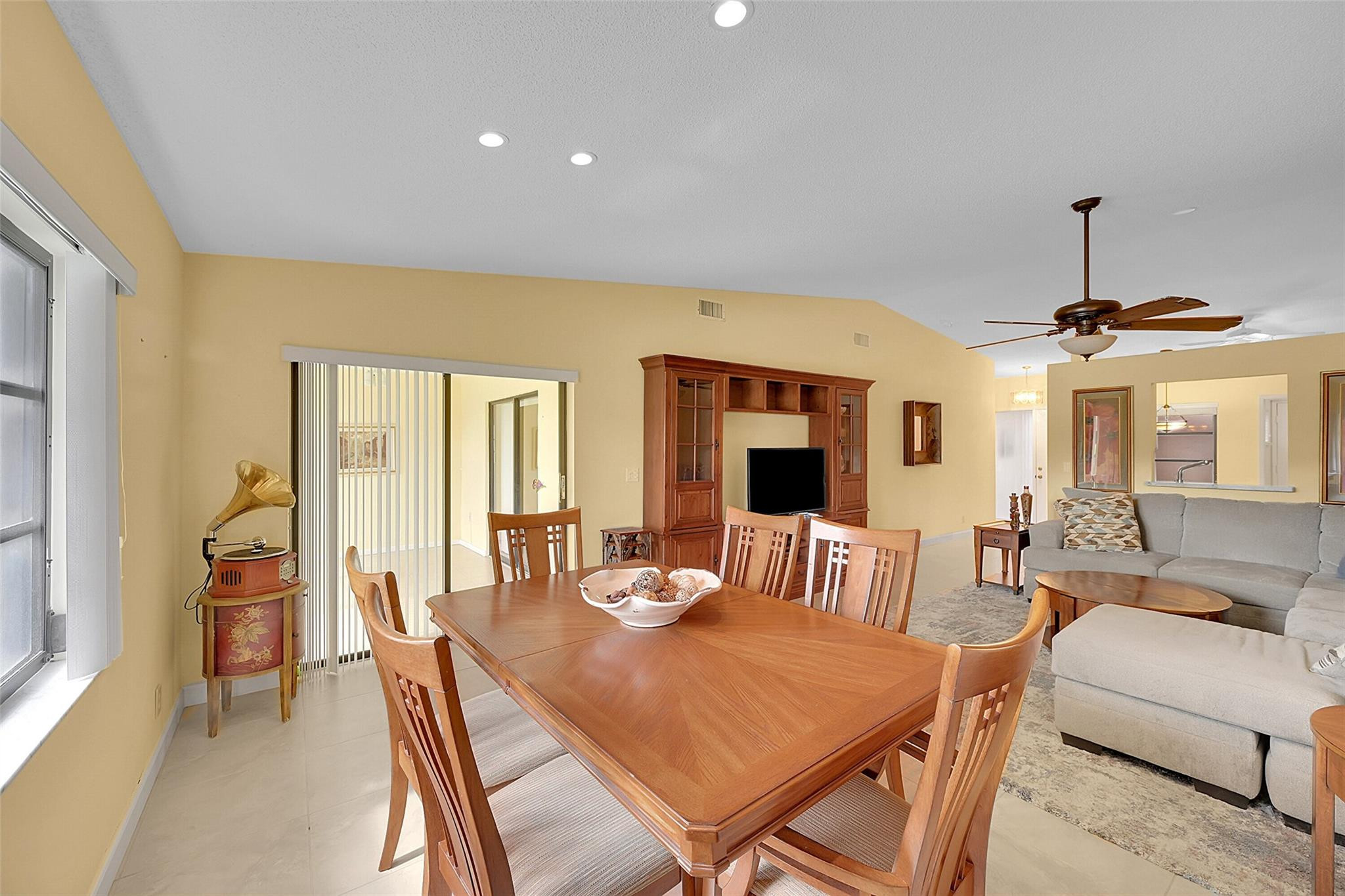 8252 Springlake Drive 8252