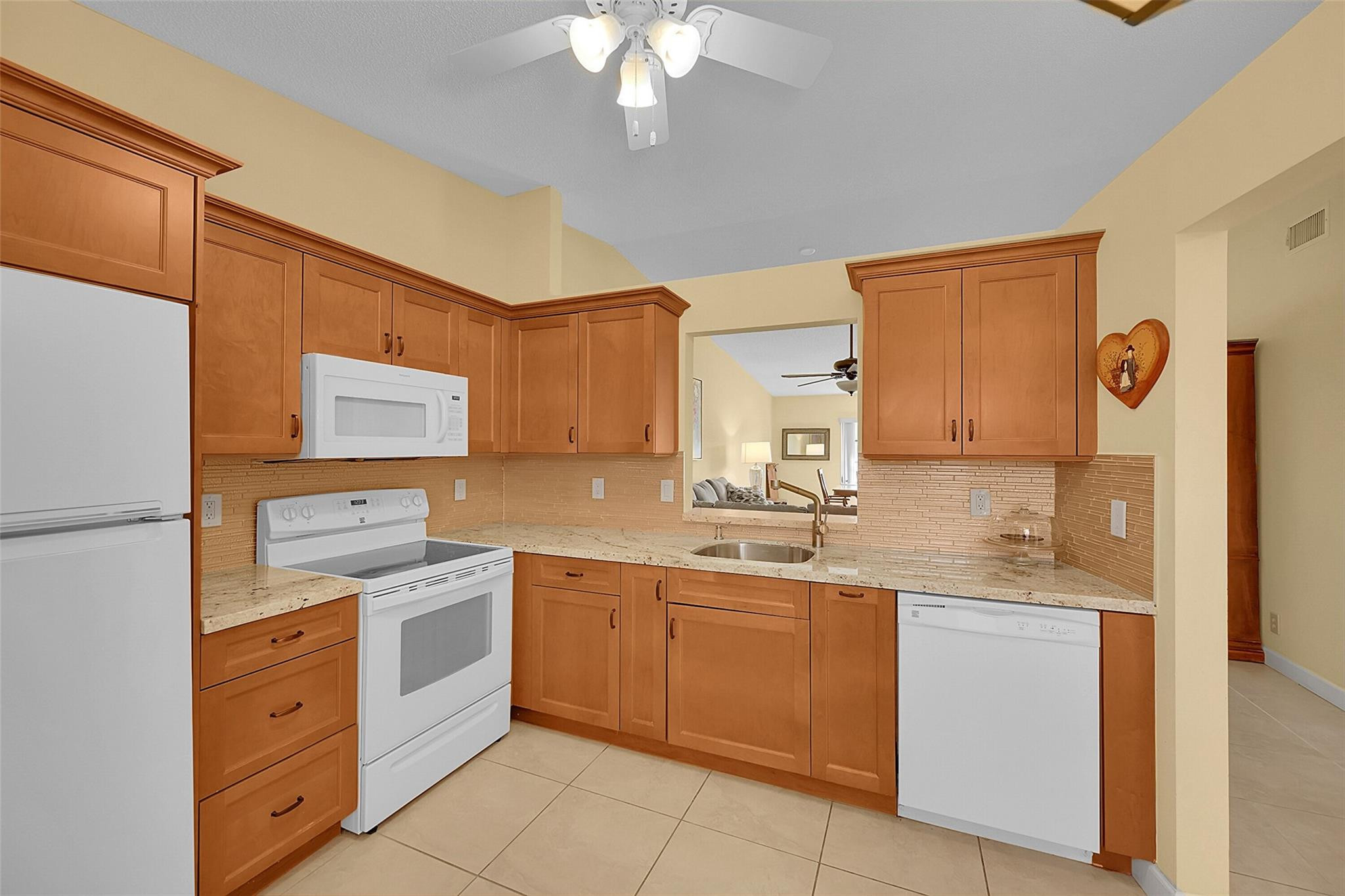 8252 Springlake Drive 8252