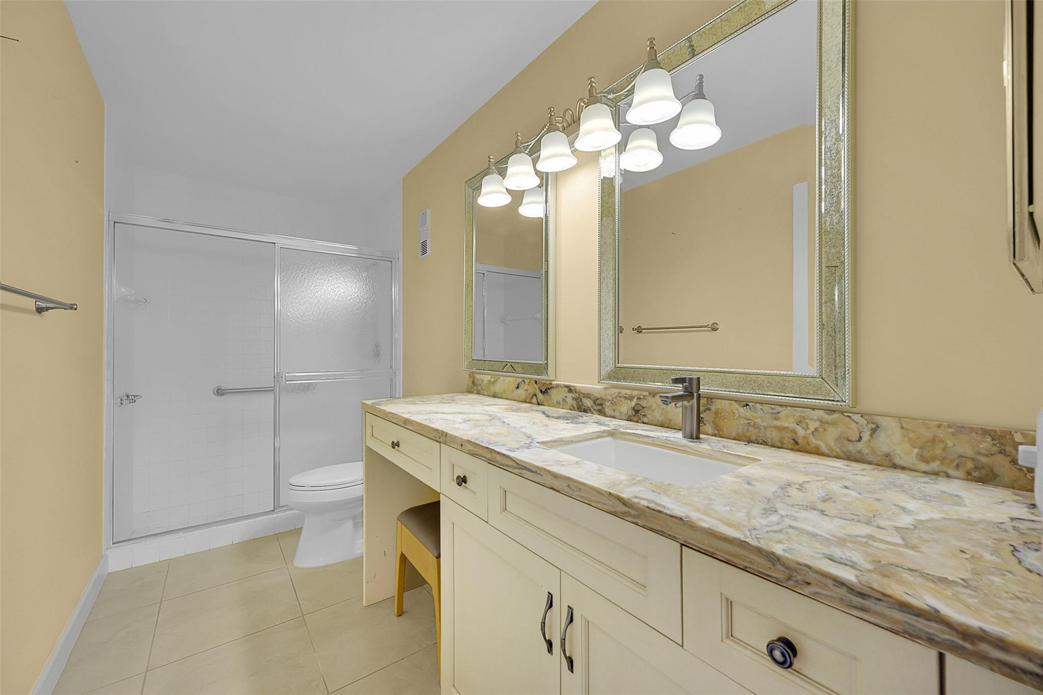 8252 Springlake Drive 8252