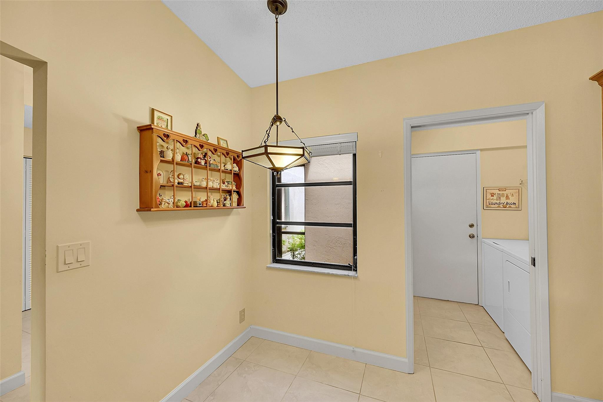 8252 Springlake Drive 8252