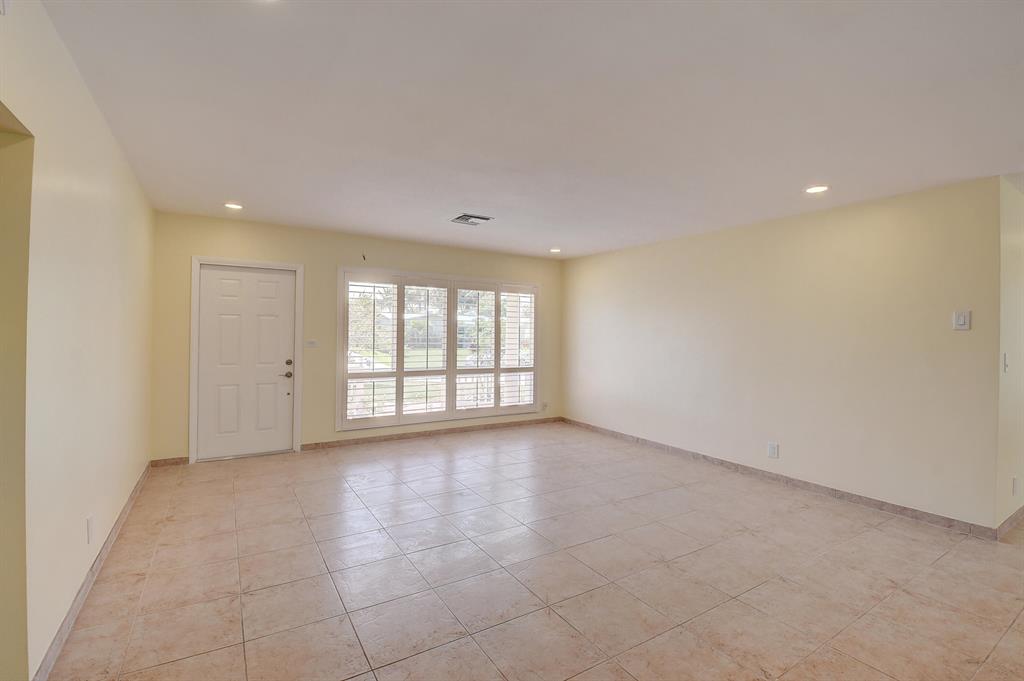 455 NE 33rd Street