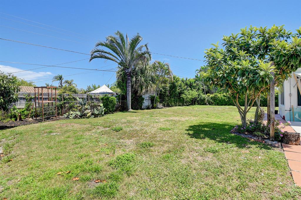 455 NE 33rd Street