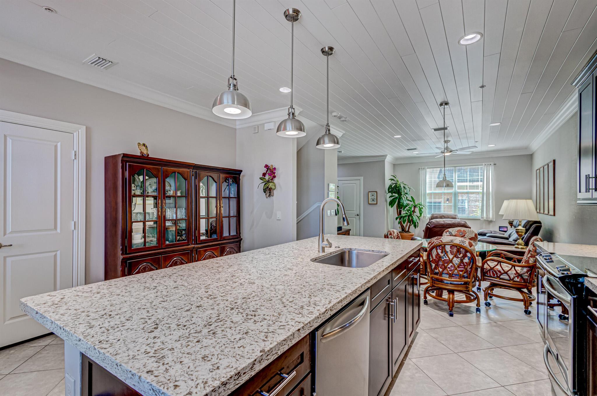 220 S Federal Highway Unit: 2