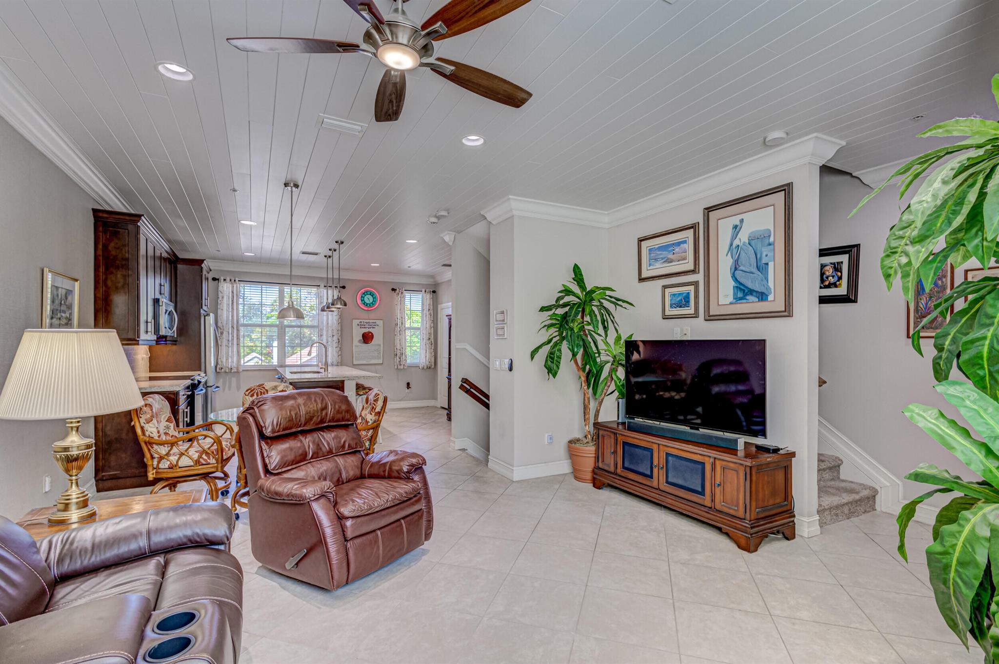 220 S Federal Highway Unit: 2