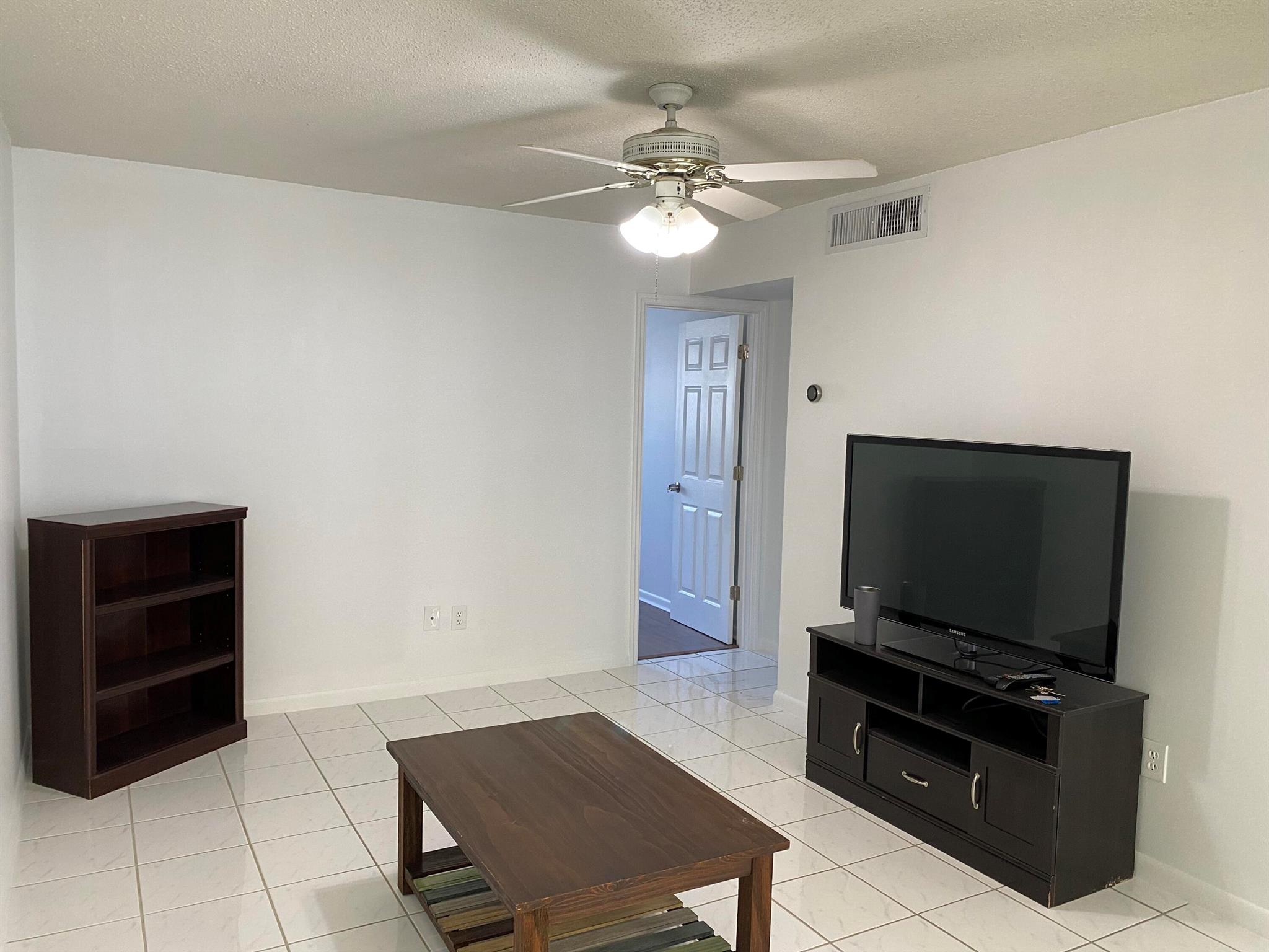 340 NW 19th Street Unit: 207