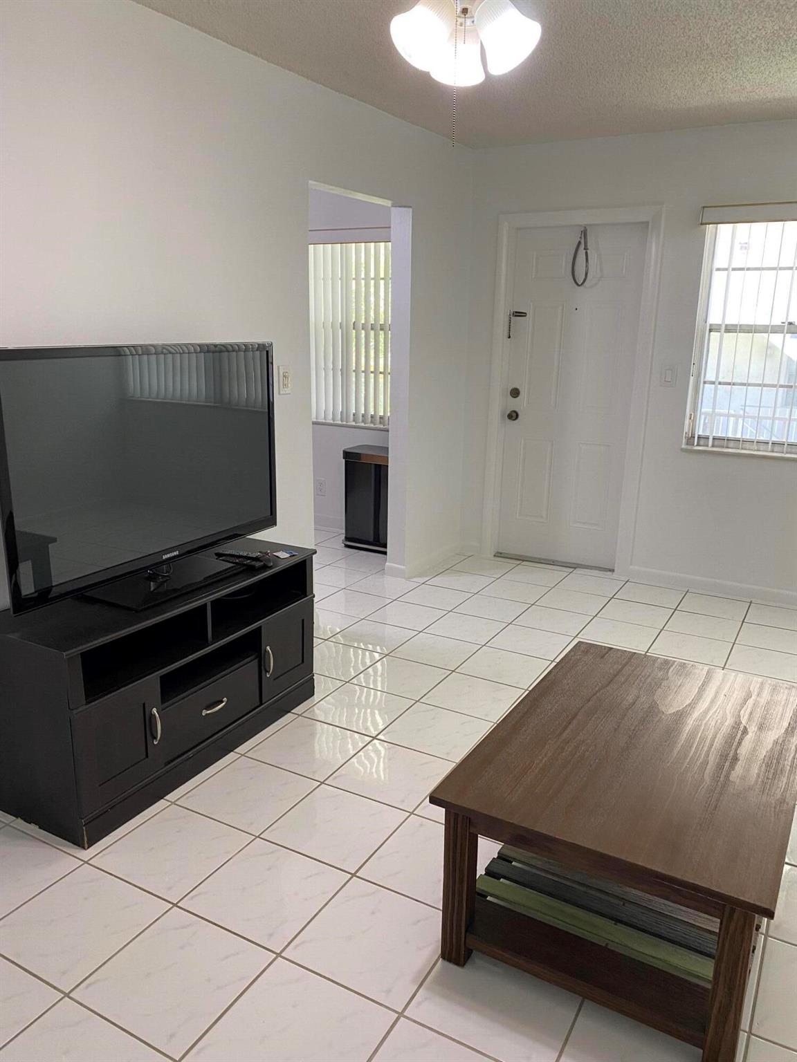 340 NW 19th Street Unit: 207