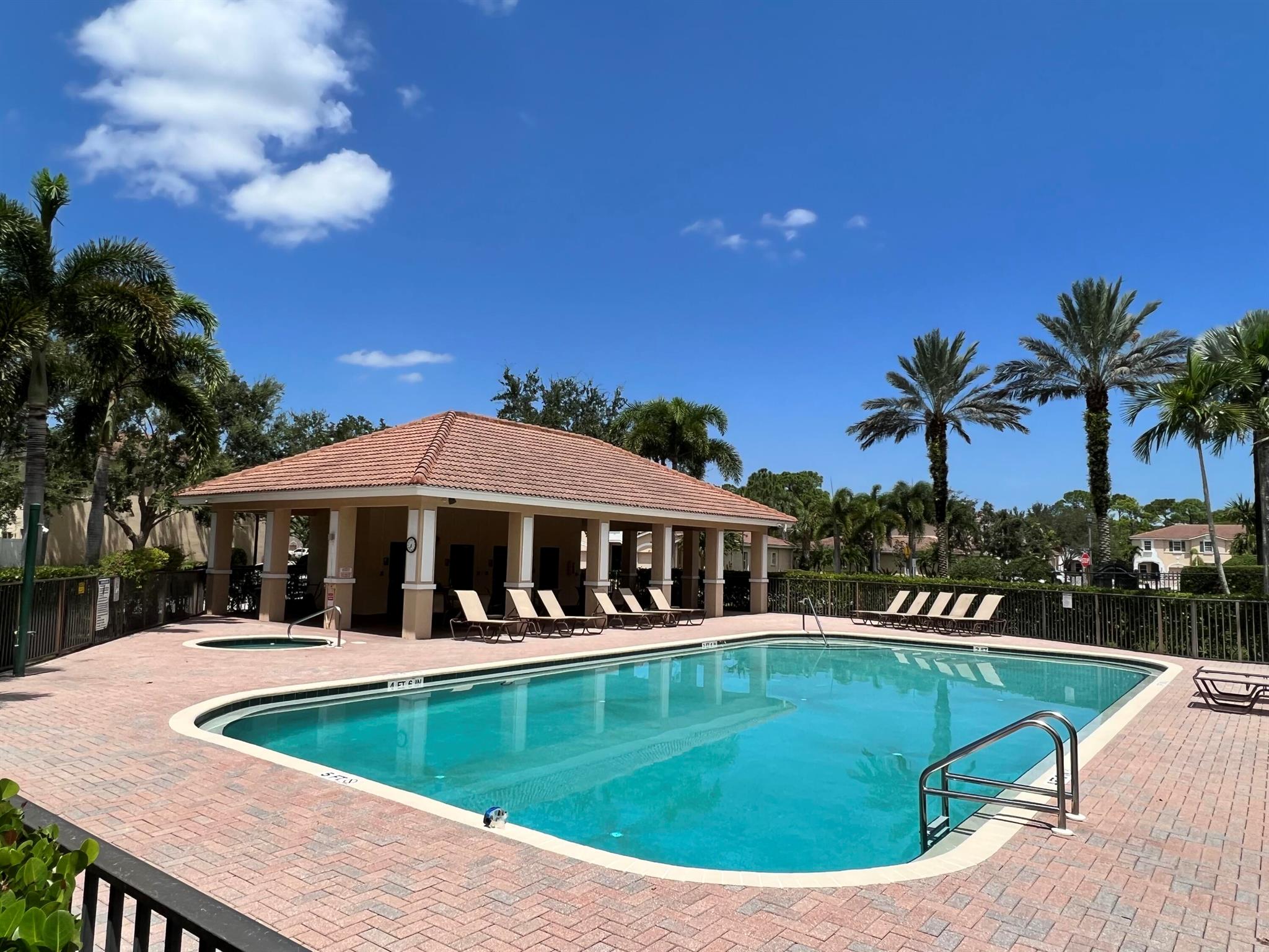 4268 SW Pine Cove Court