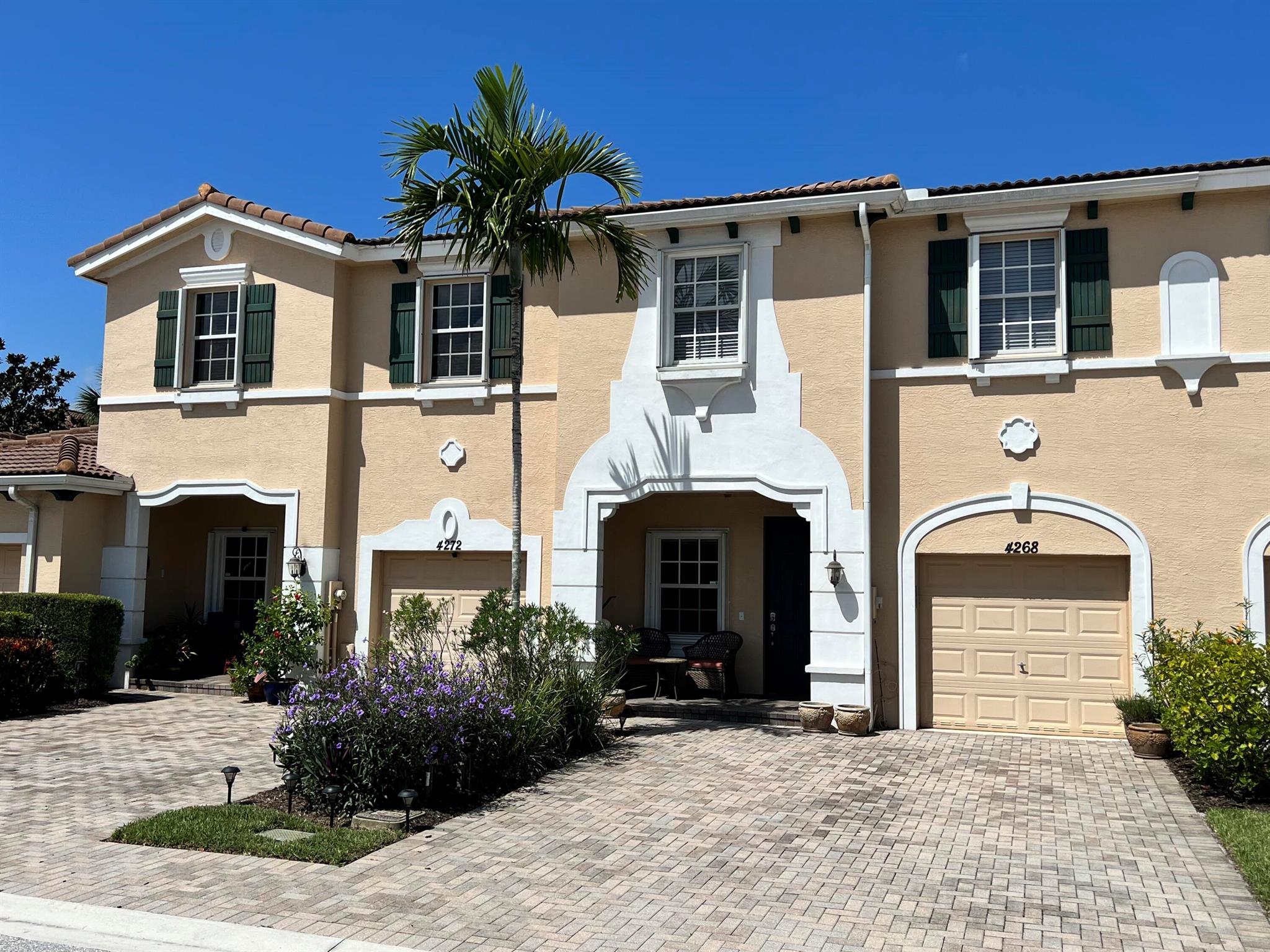 4268 SW Pine Cove Court