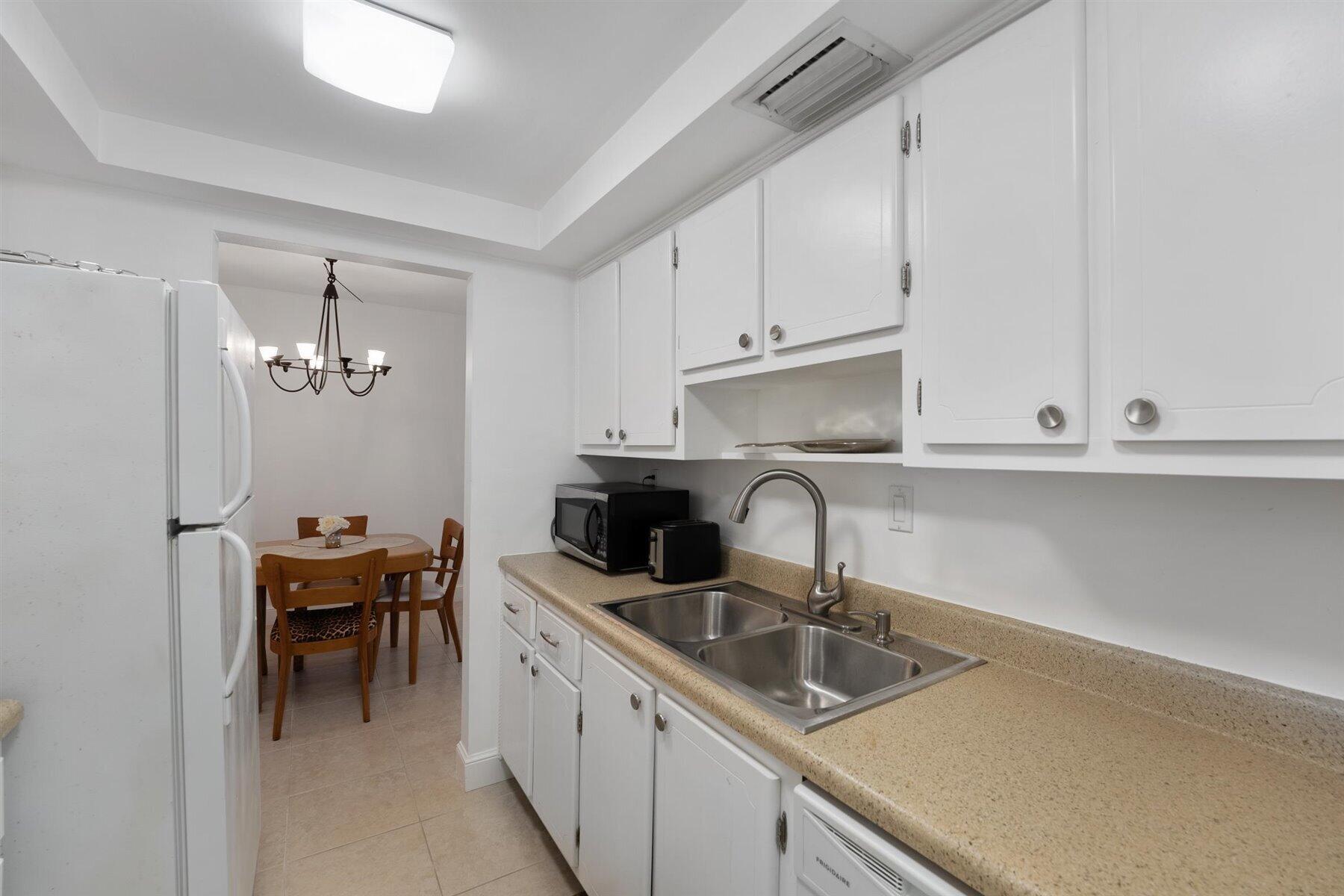 1601 S Flagler Drive Unit: 111o
