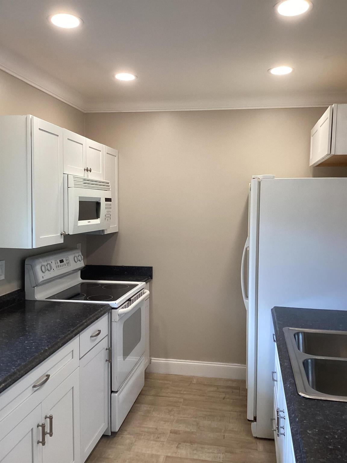 160 NW 70 Th Street Unit: 205