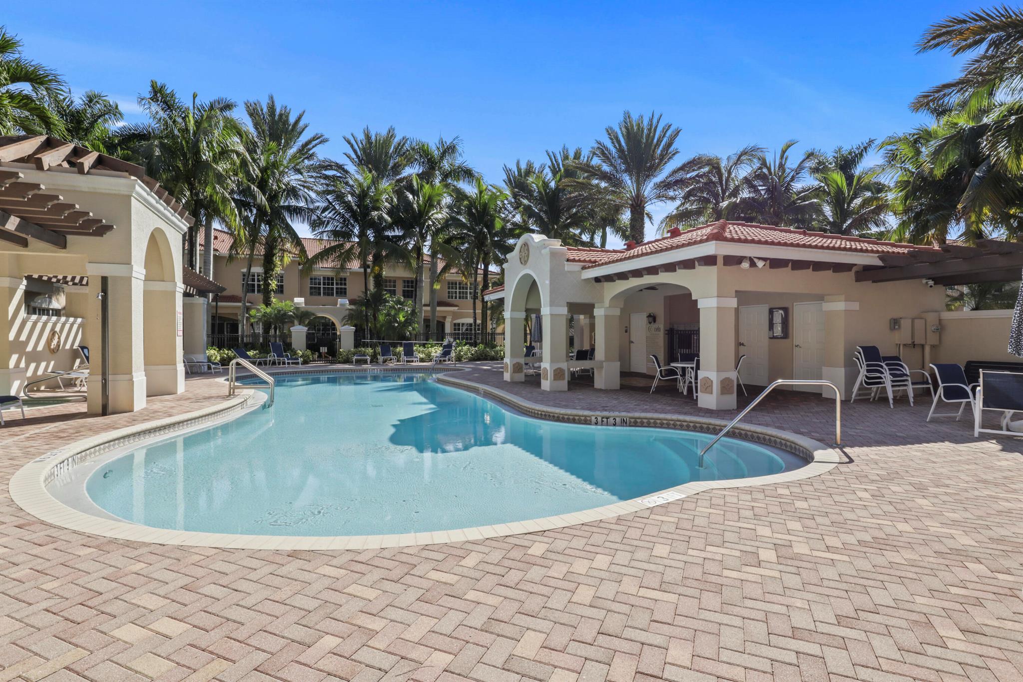 5115 Artesa Way W