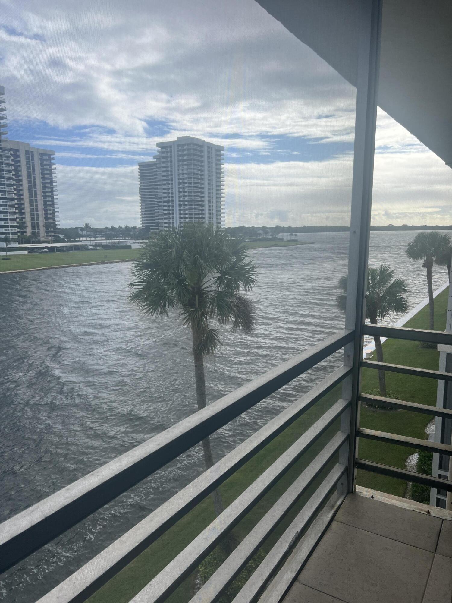 20 Yacht Club Drive 405