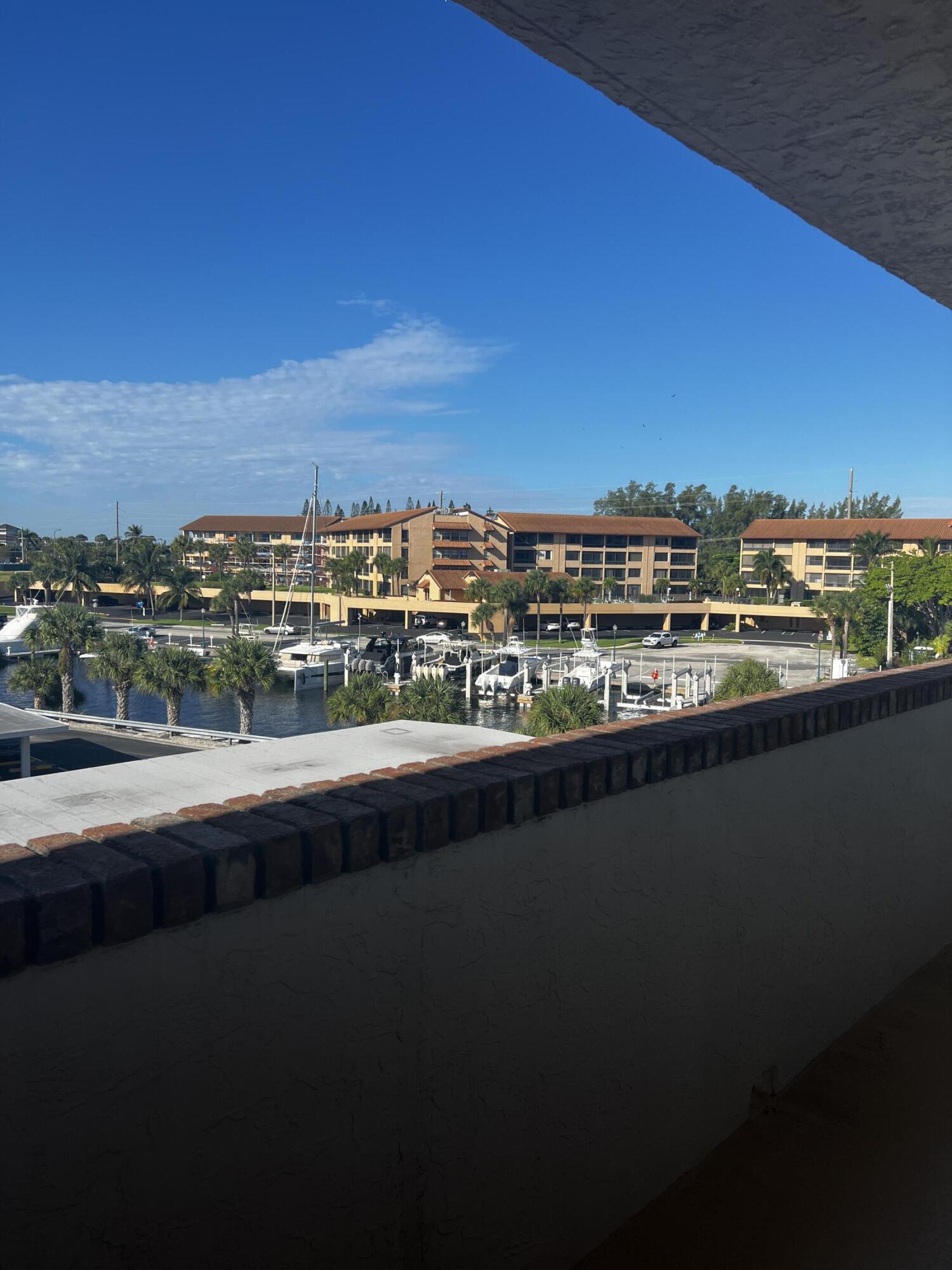 20 Yacht Club Drive 405