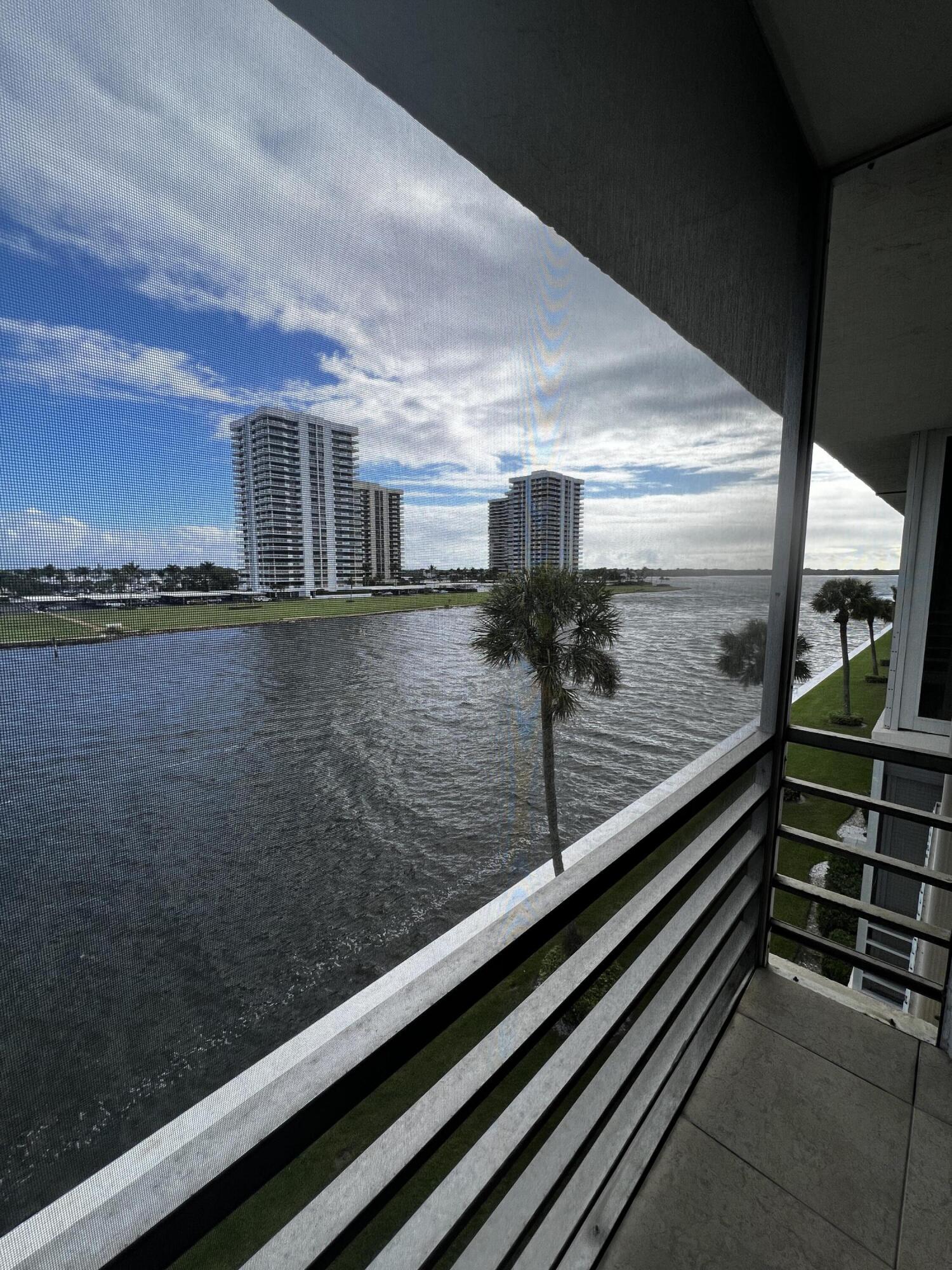 20 Yacht Club Drive 405