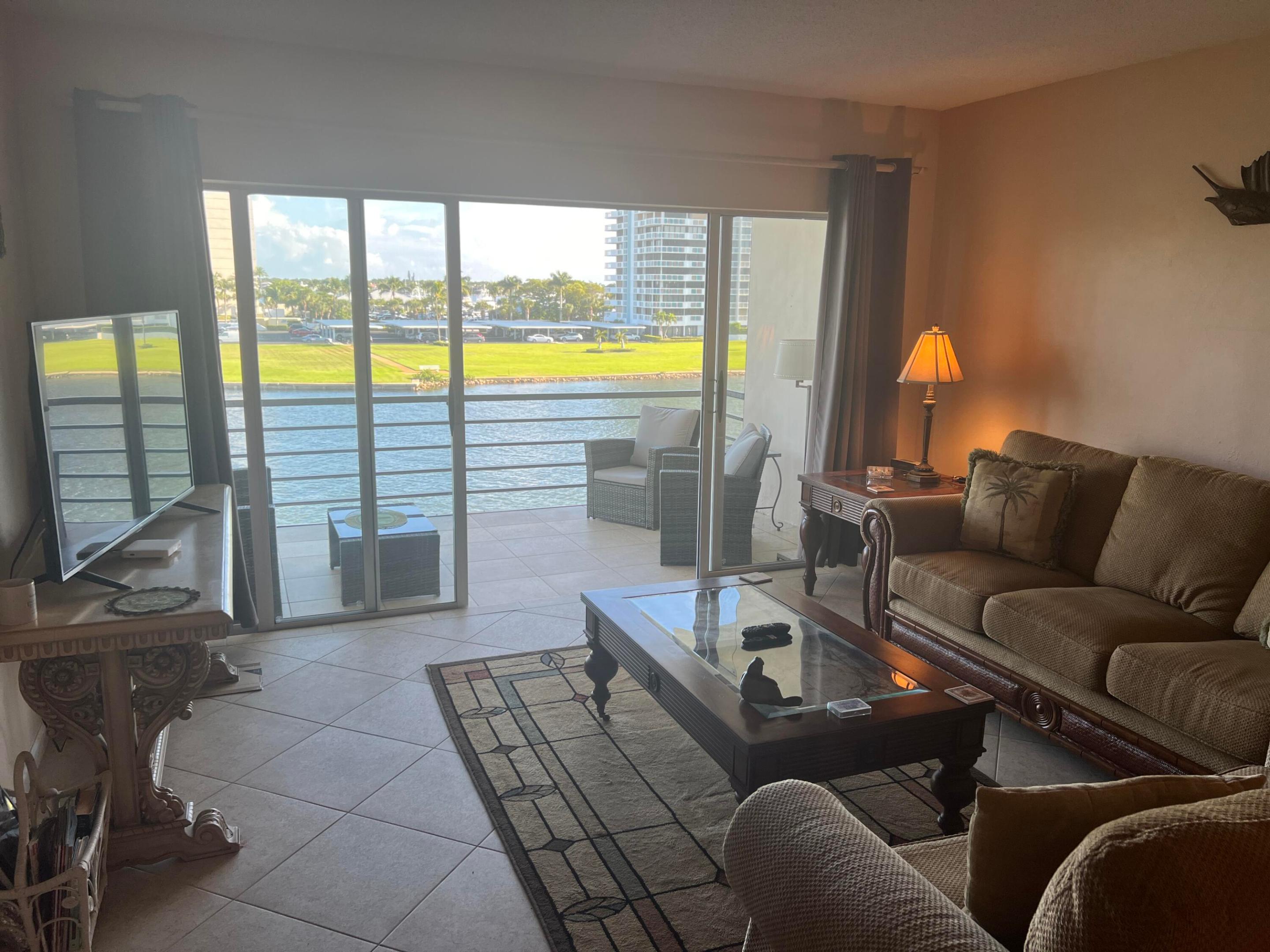 20 Yacht Club Drive 405