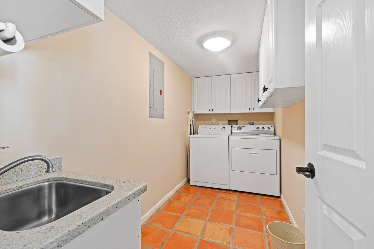 3881 Back Bay Drive Unit: 220
