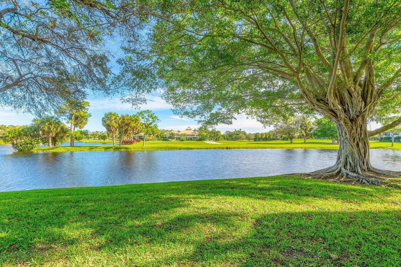 3881 Back Bay Drive Unit: 220