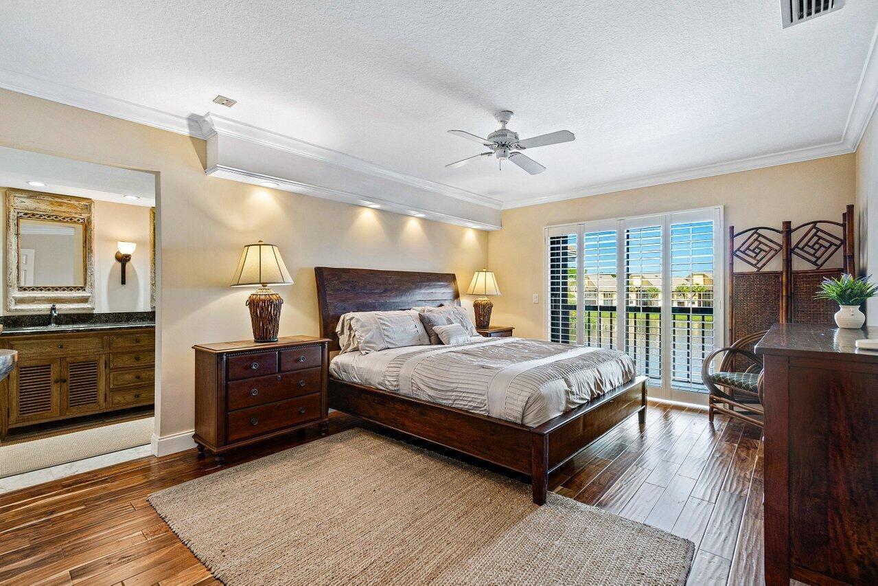 3881 Back Bay Drive Unit: 220