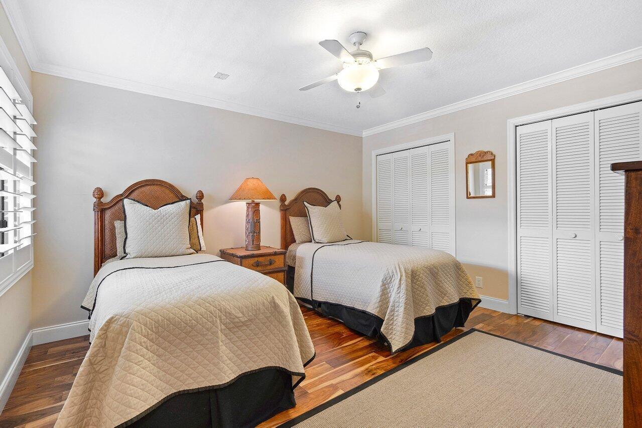3881 Back Bay Drive Unit: 220