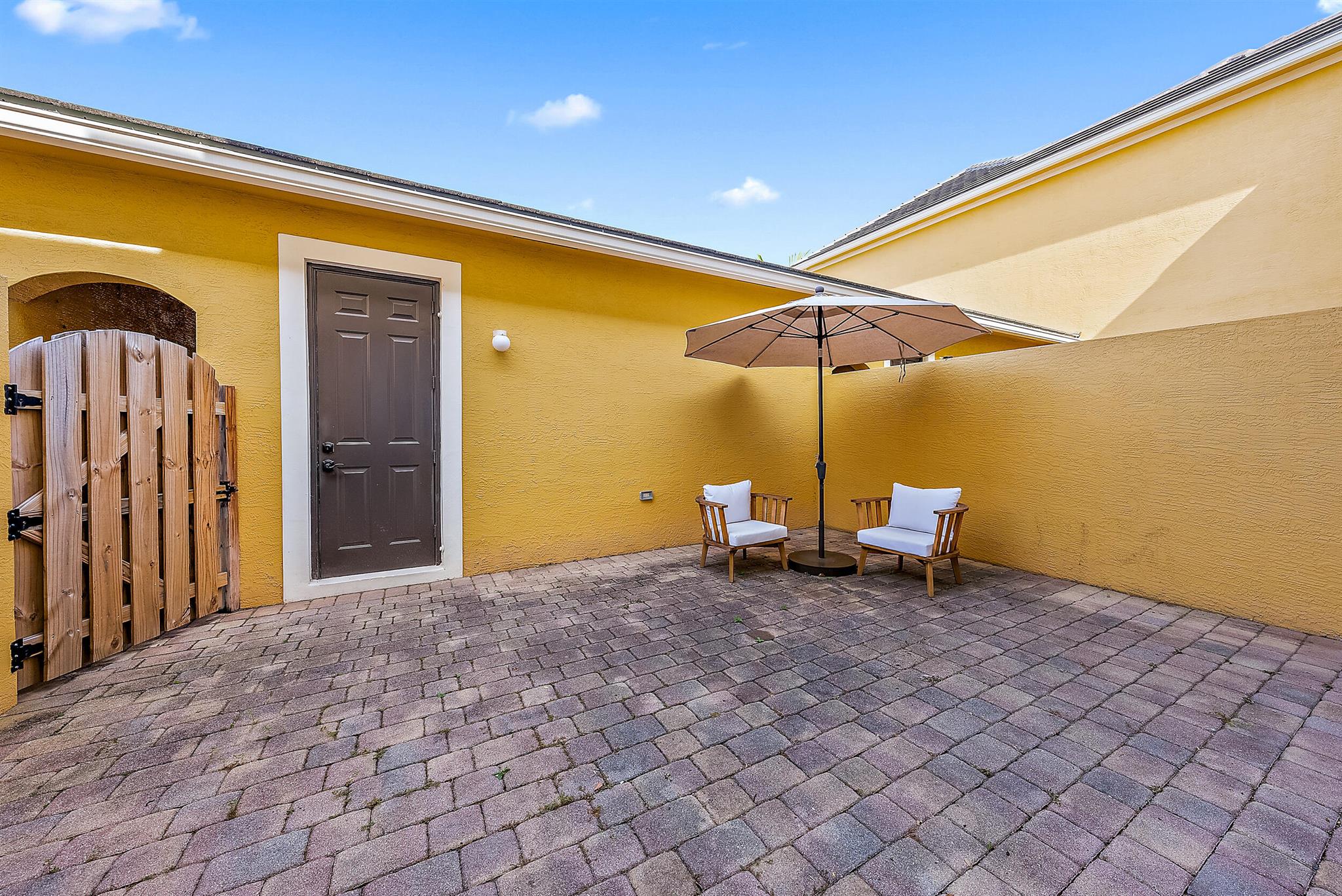 138 Ennis Lane