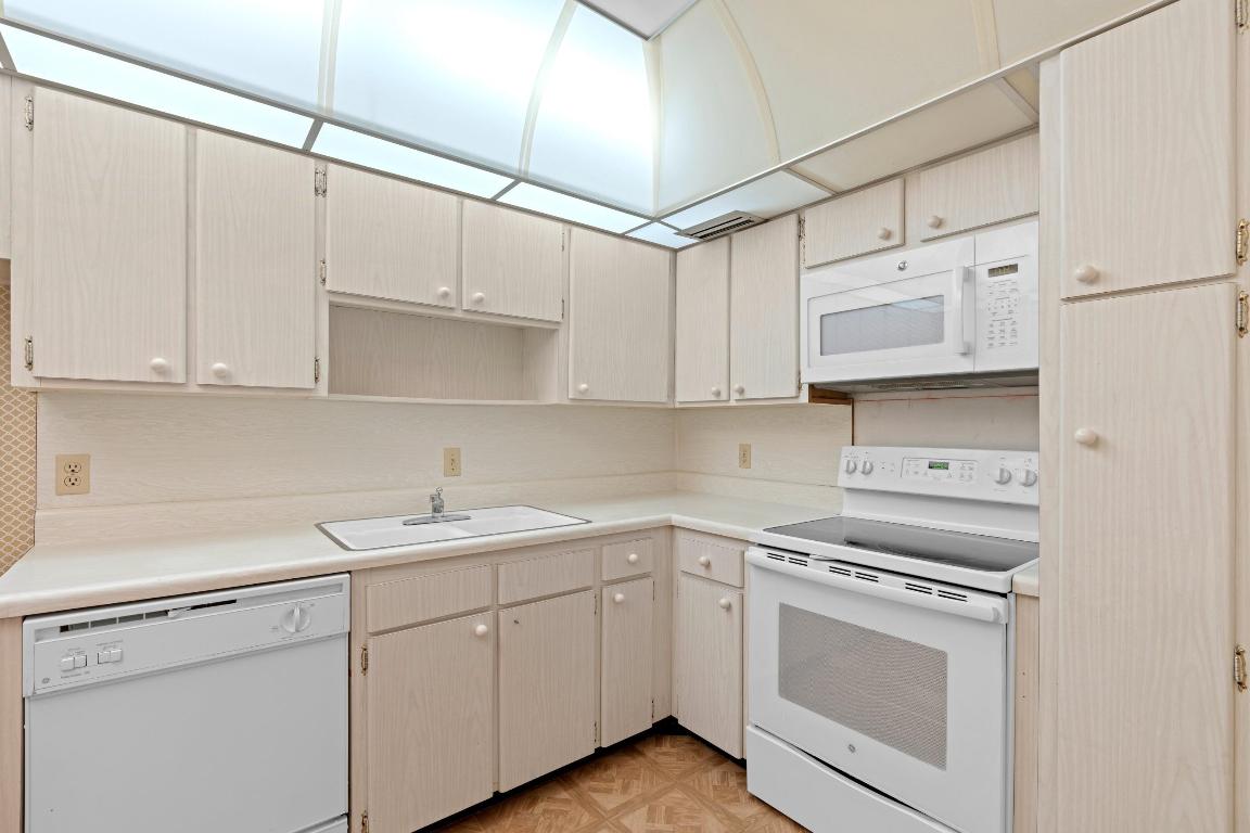 2295 S Ocean Boulevard 315