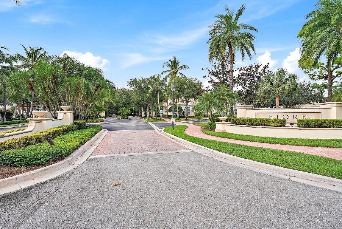 10108 Myrtlewood Circle W