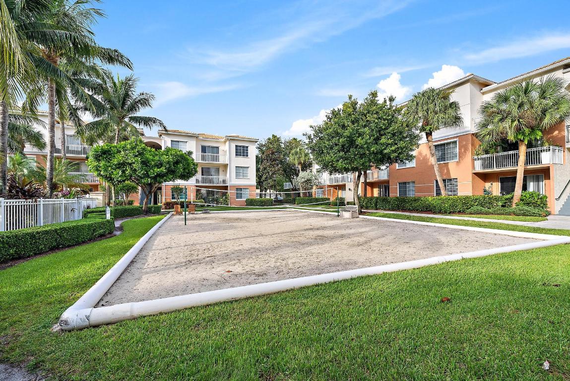 10108 Myrtlewood Circle W