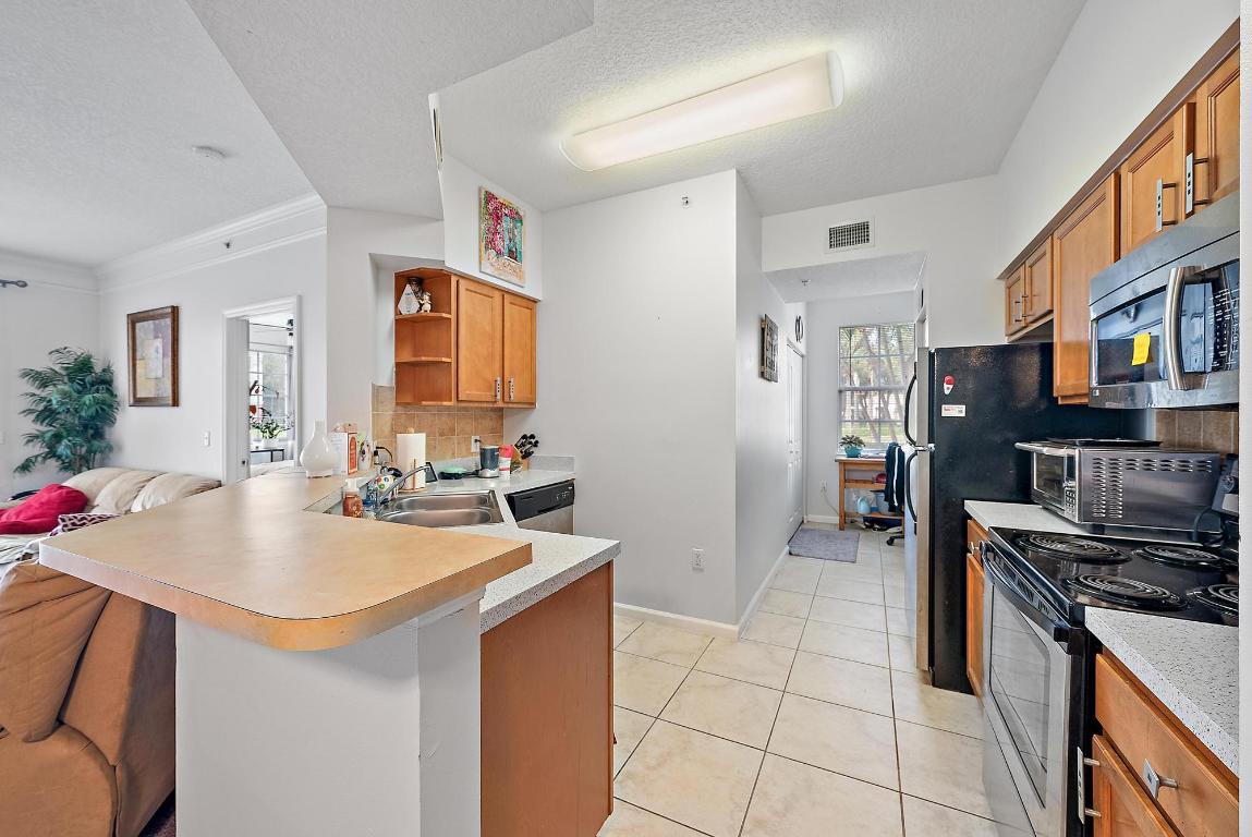 10108 Myrtlewood Circle W