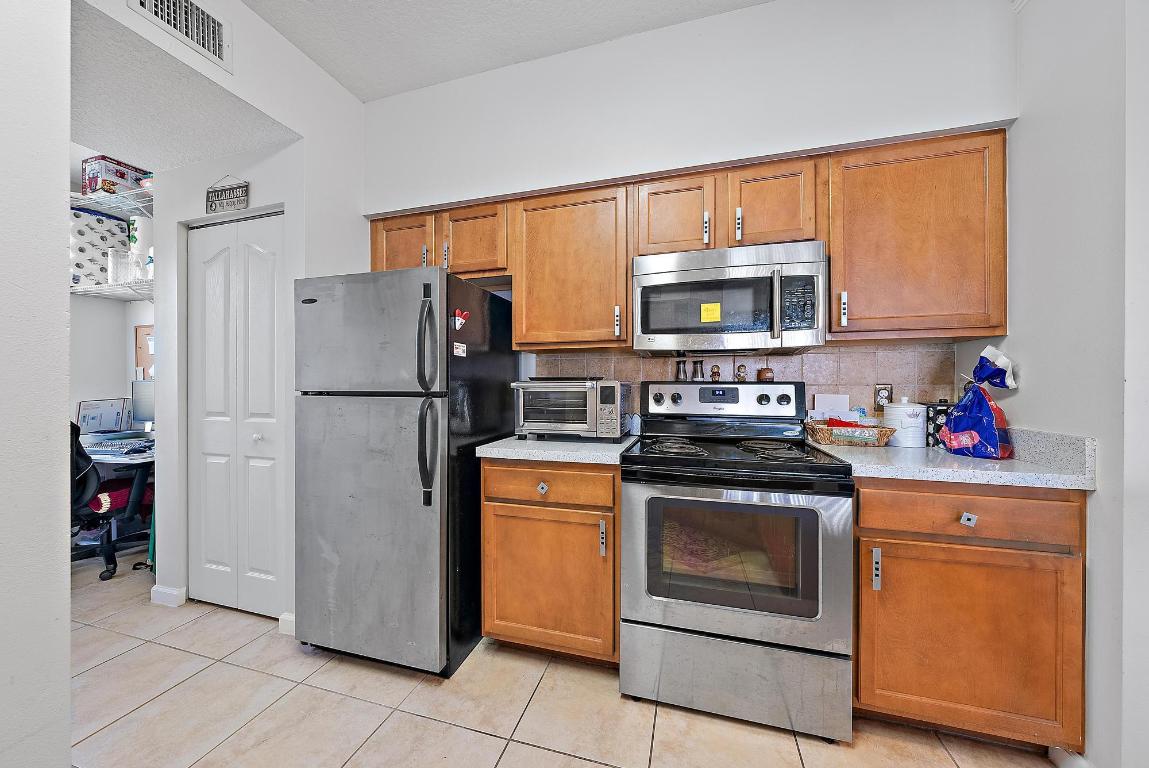 10108 Myrtlewood Circle W