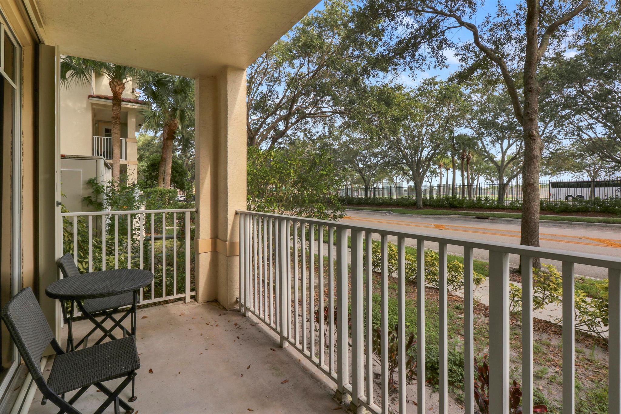 1116 University Boulevard 14