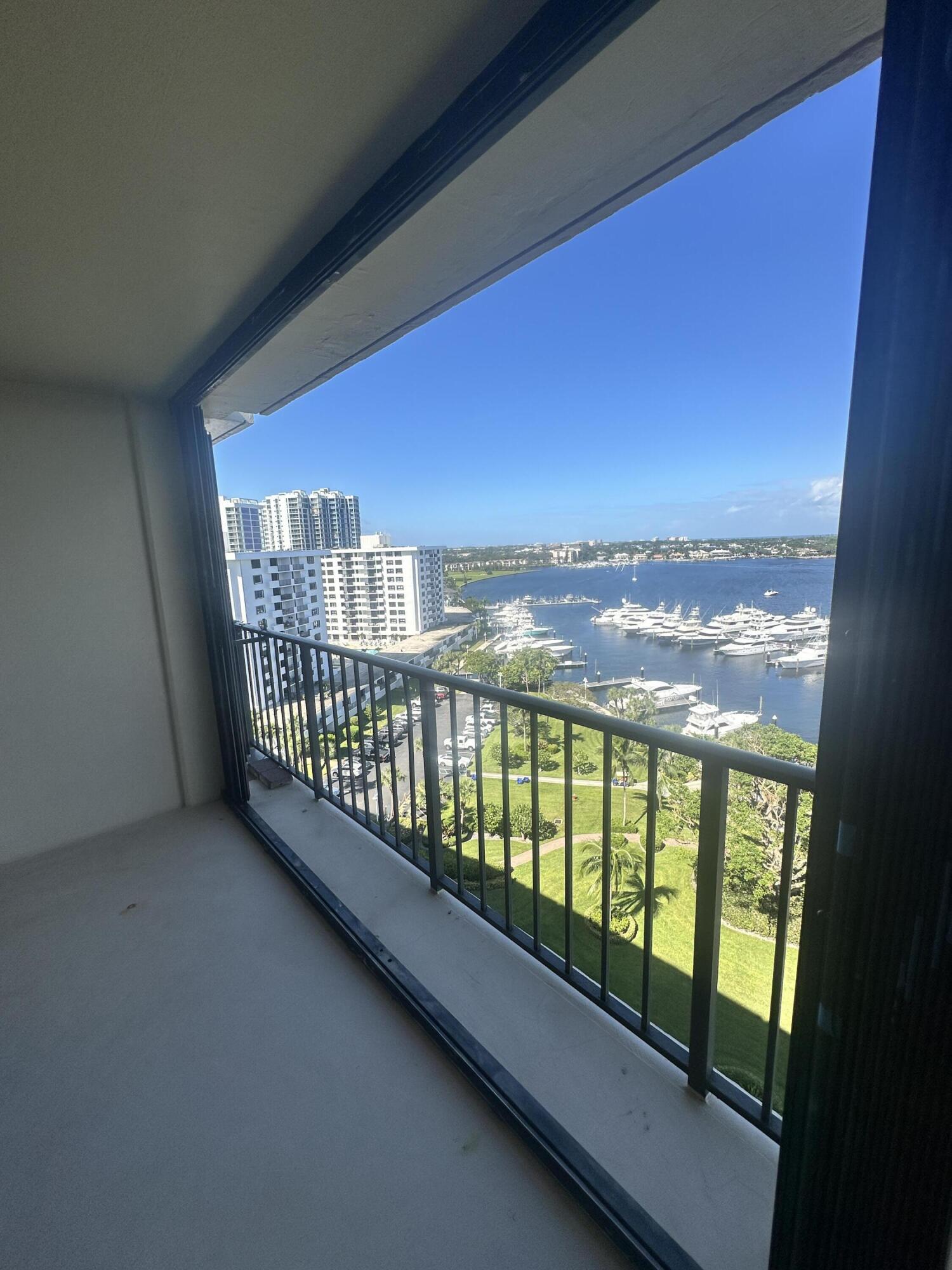 134 Lakeshore Drive 0150