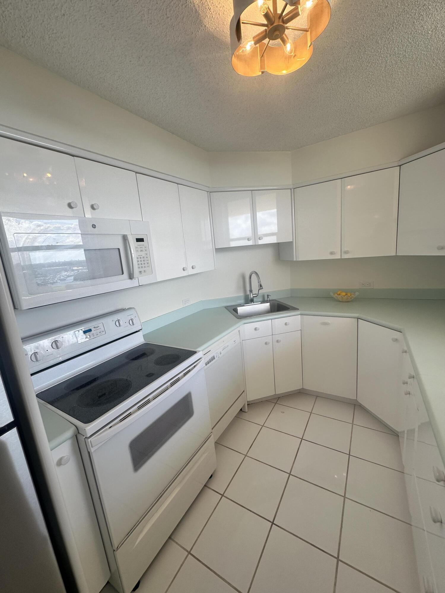 134 Lakeshore Drive 0150