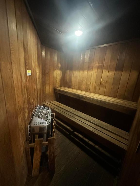 134 Lakeshore Drive 0150