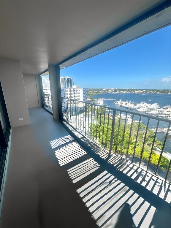 134 Lakeshore Drive 0150