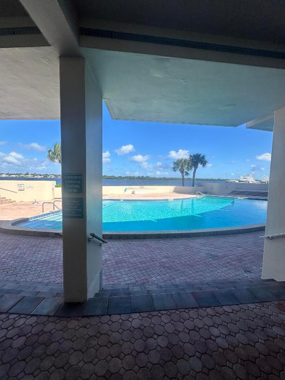 134 Lakeshore Drive 0150