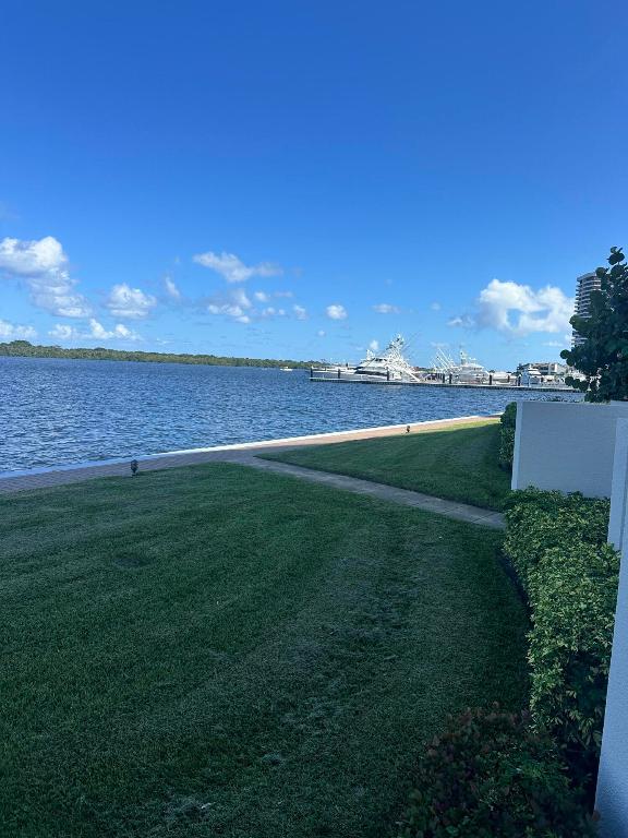 134 Lakeshore Drive 0150