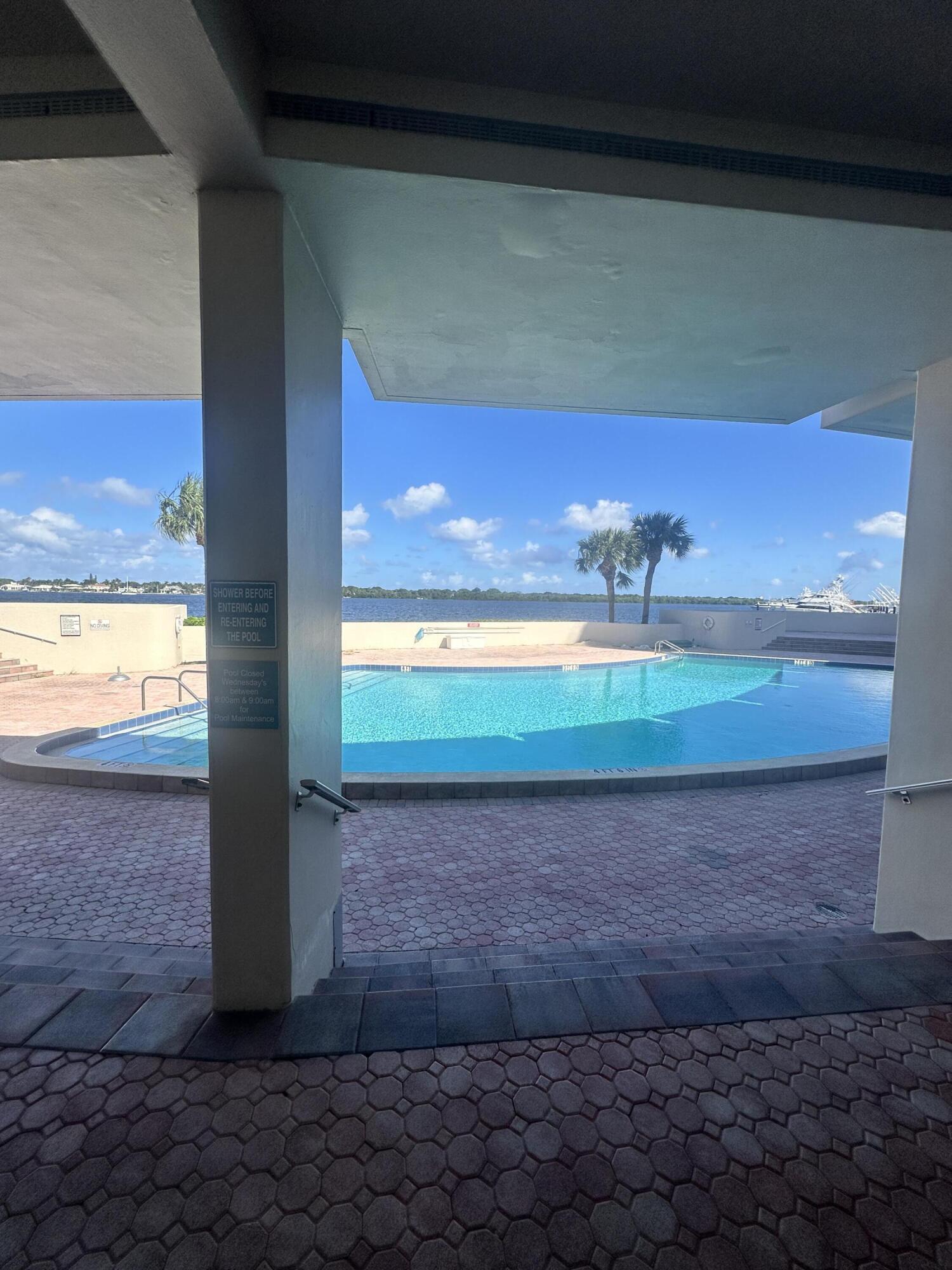 134 Lakeshore Drive 0150