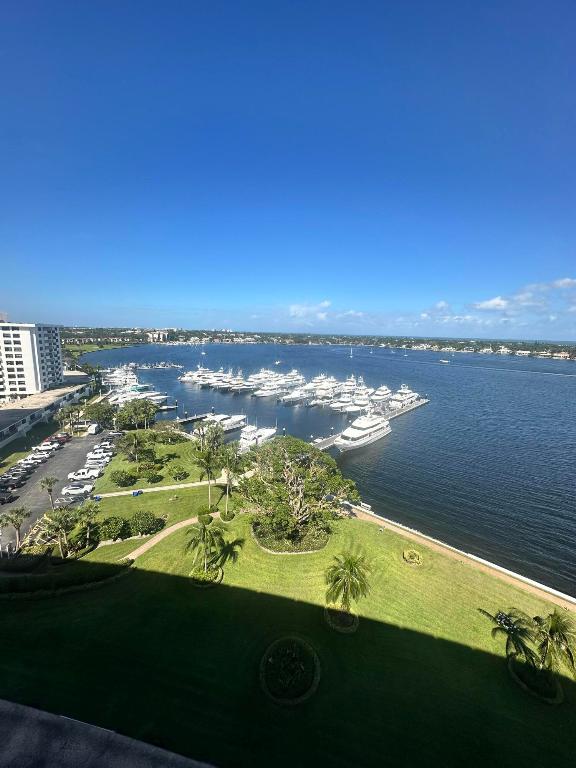 134 Lakeshore Drive 0150