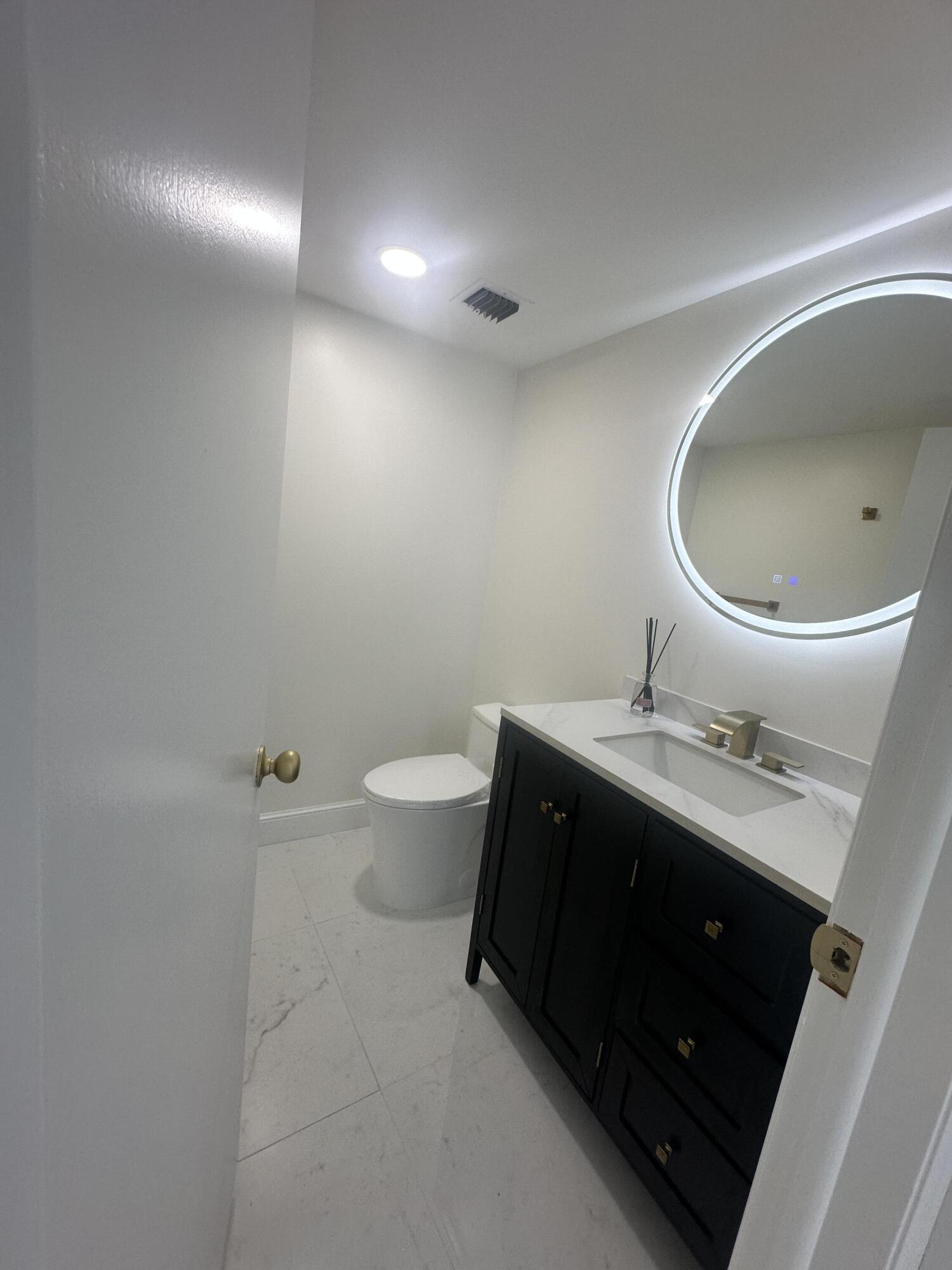 134 Lakeshore Drive 0150