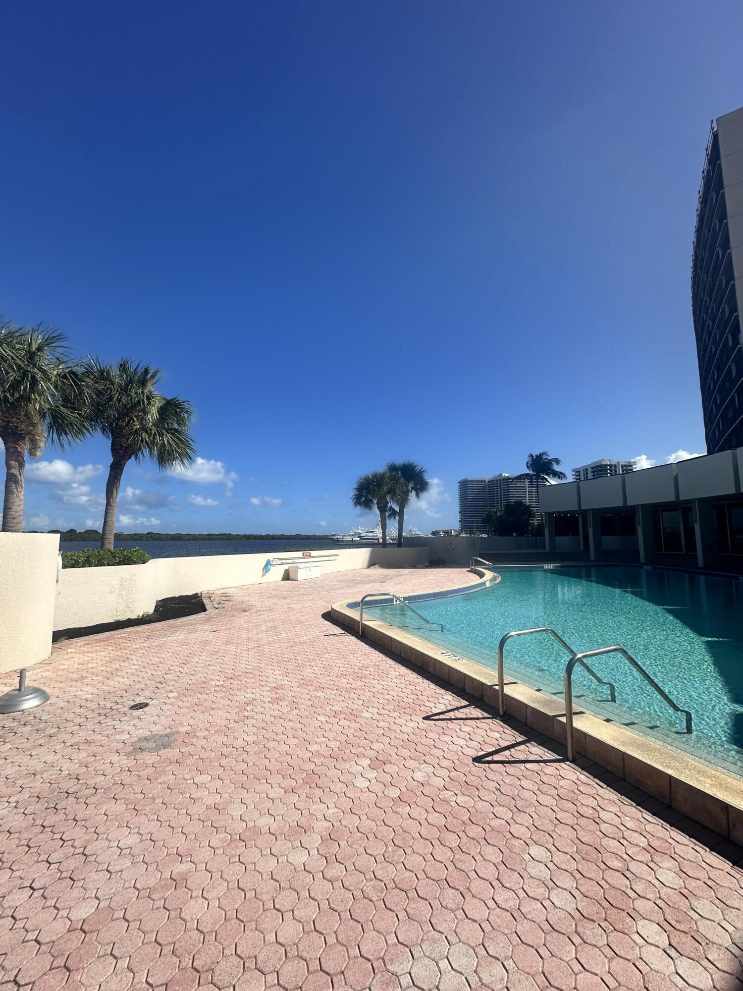 134 Lakeshore Drive 0150