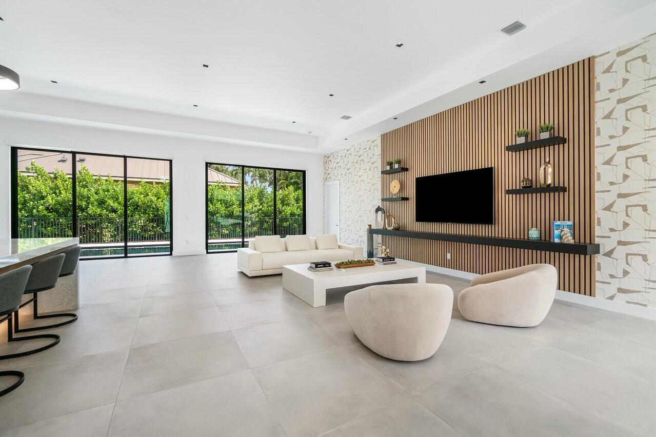 751 Pelican Way