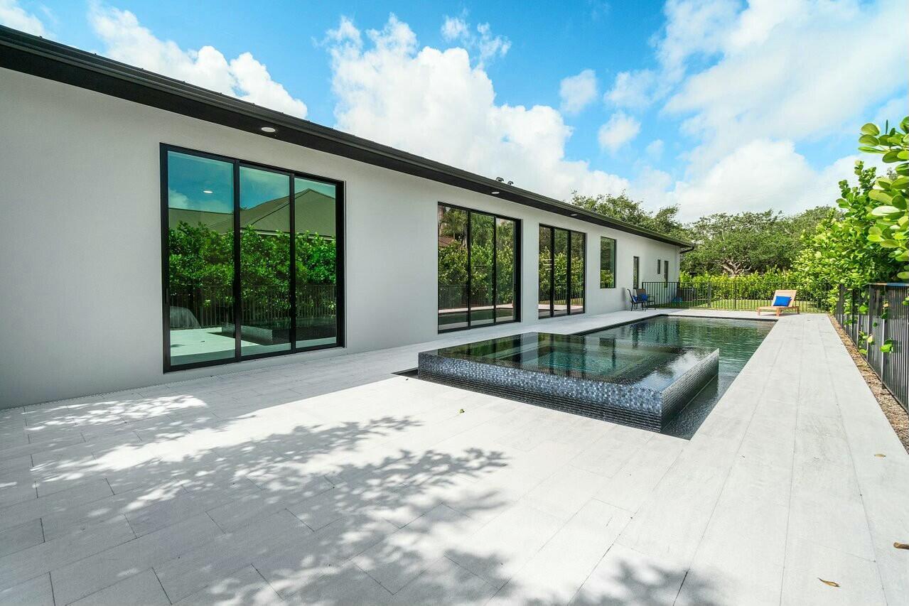 751 Pelican Way