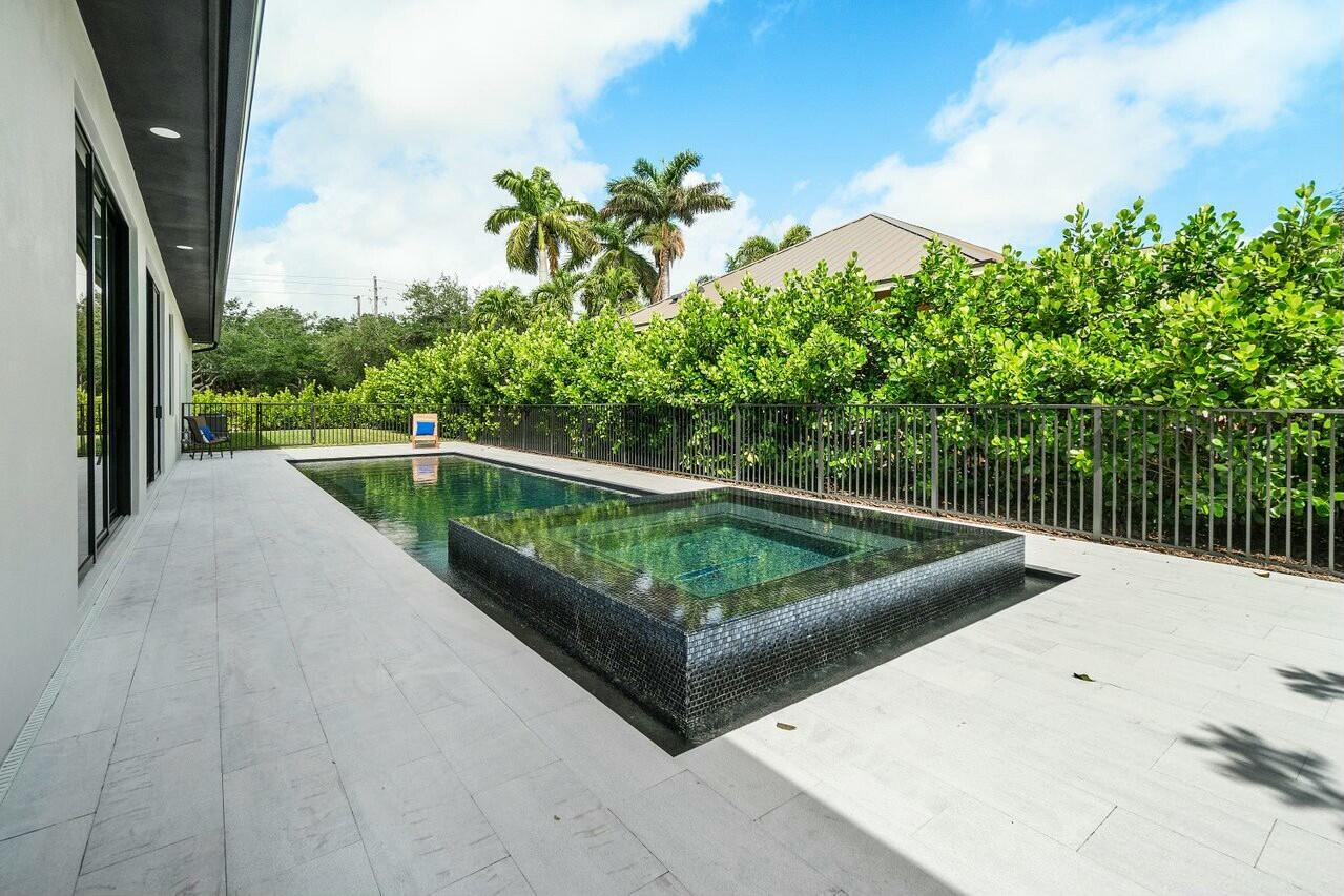 751 Pelican Way