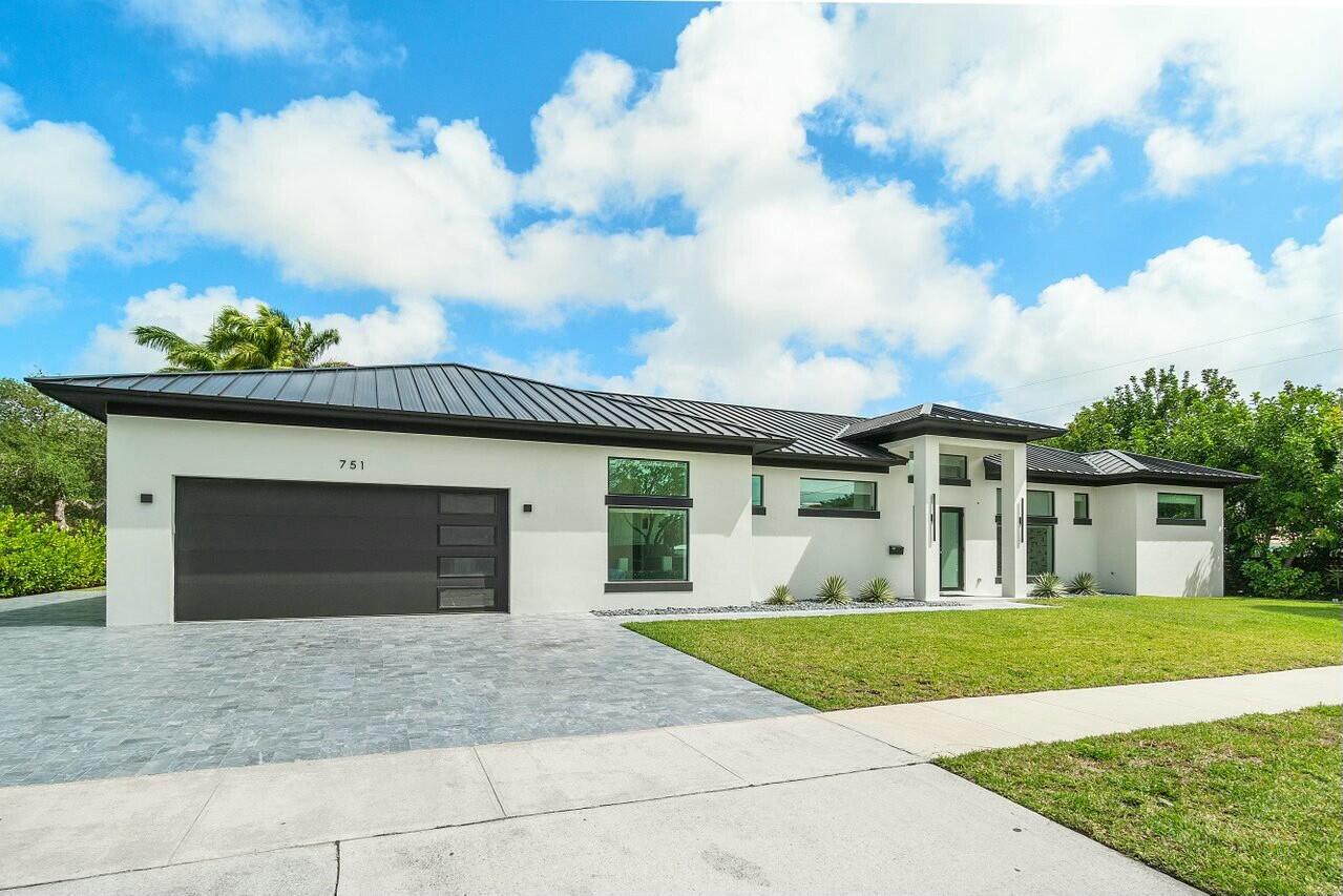 751 Pelican Way