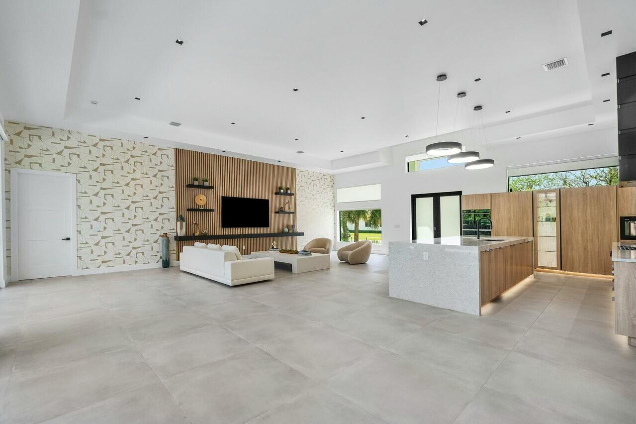 751 Pelican Way