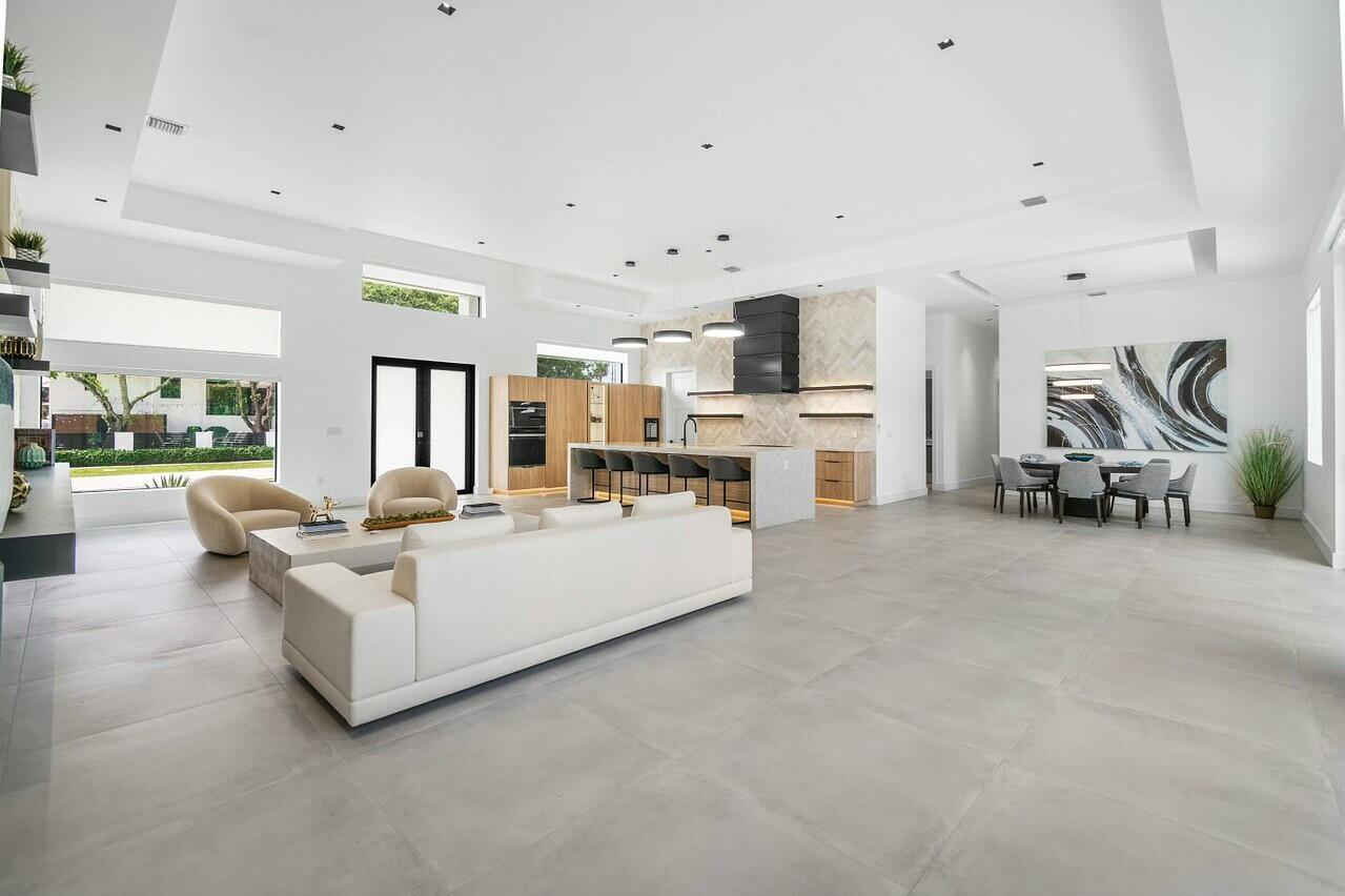 751 Pelican Way