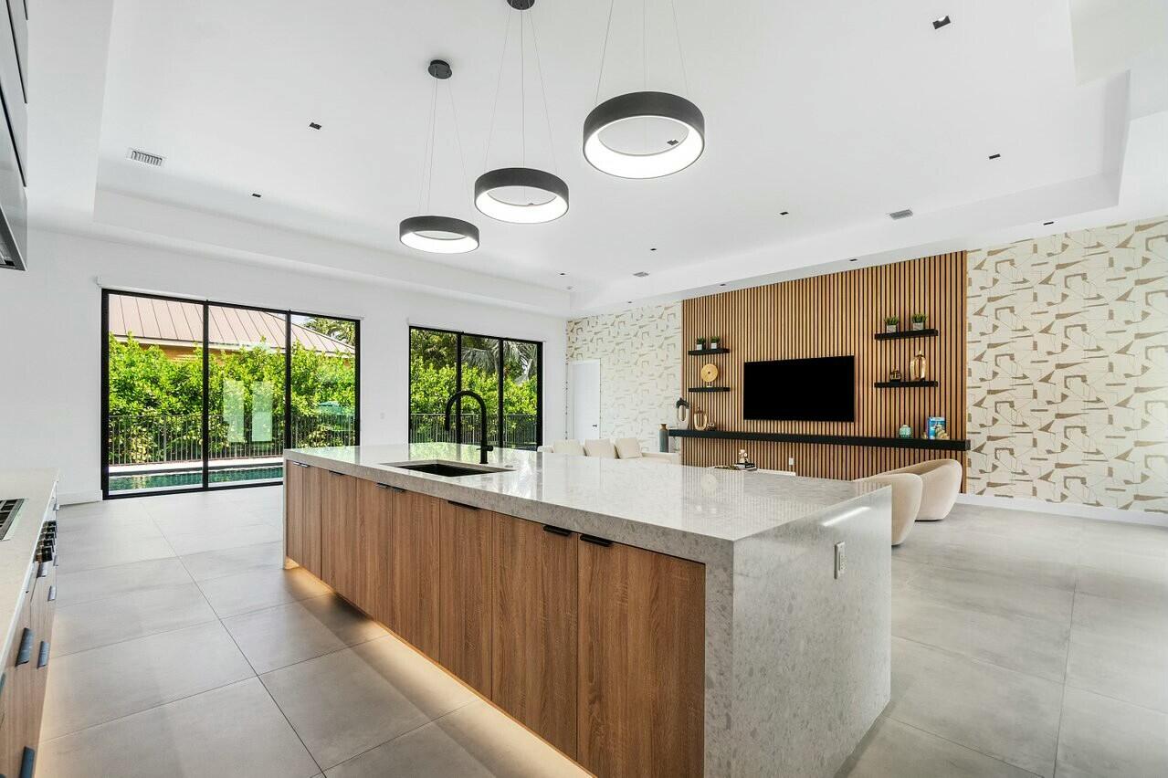 751 Pelican Way
