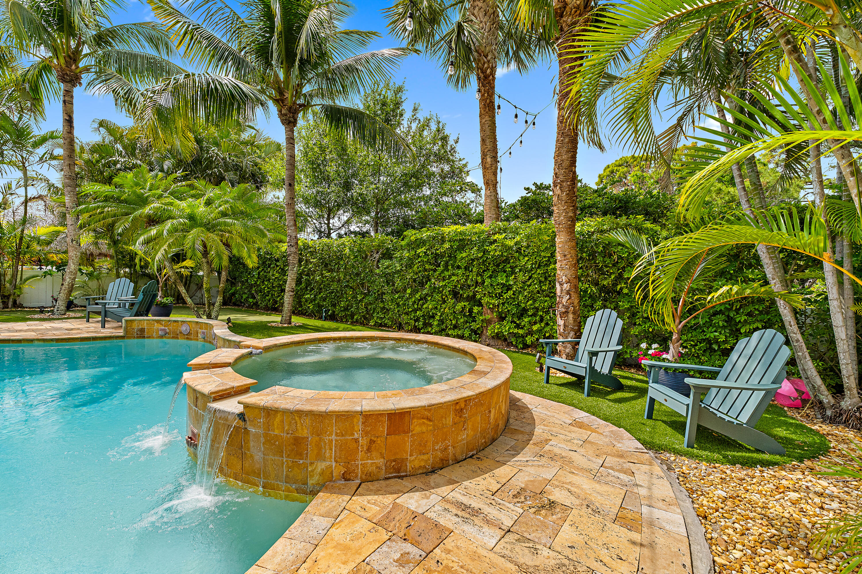 338 Caravelle Drive