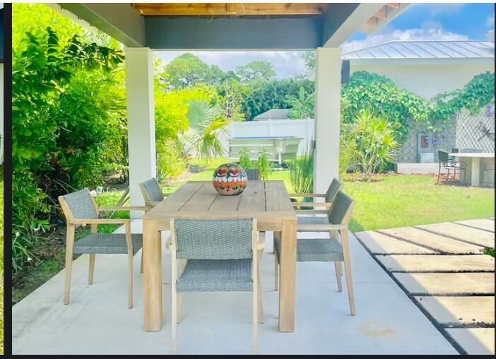 1755 SW Bellevue Avenue